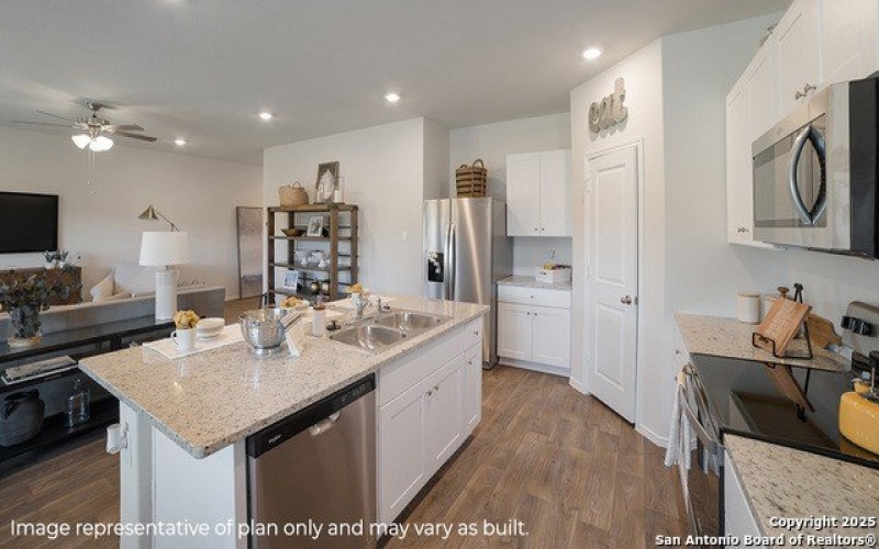 710 Bellamy Dr, San Antonio, TX 78221, 4 Habitaciones Habitaciones , ,3 BañosBaños,Residential,En Venta,710 Bellamy Dr,1878860