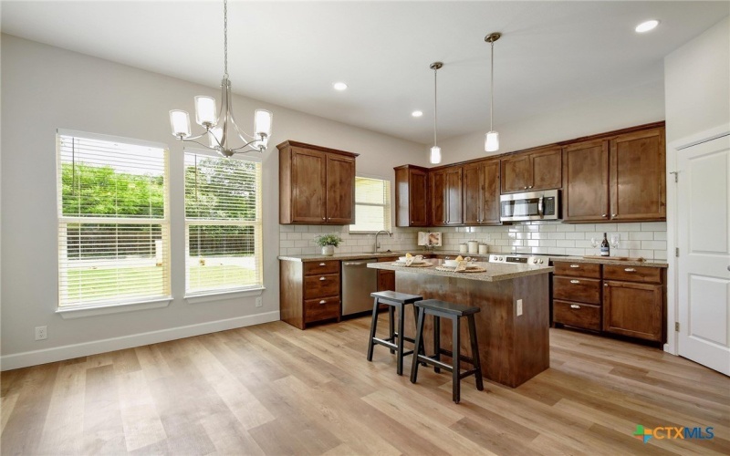 2109 Meadow View Drive, San Marcos, TX 78666, 3 Habitaciones Habitaciones , ,2 BañosBaños,Residential,En Venta,2109 Meadow View Drive,584456
