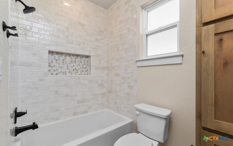 6792 Kings Mill Drive, Salado, TX 76571, 4 Bedrooms Bedrooms, ,3 BathroomsBathrooms,Residential,For Sale,6792 Kings Mill Drive,584744