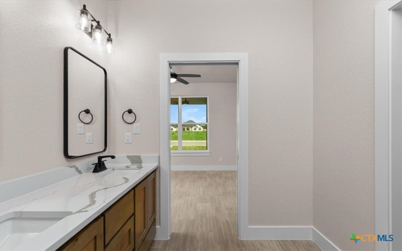 6792 Kings Mill Drive, Salado, TX 76571, 4 Bedrooms Bedrooms, ,3 BathroomsBathrooms,Residential,For Sale,6792 Kings Mill Drive,584744
