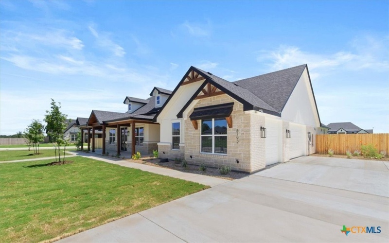 6792 Kings Mill Drive, Salado, TX 76571, 4 Bedrooms Bedrooms, ,3 BathroomsBathrooms,Residential,For Sale,6792 Kings Mill Drive,584744