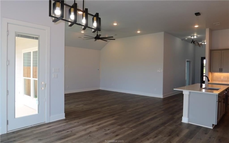 1975 Cambria Drive, Bryan, TX 77807, 3 Bedrooms Bedrooms, ,2 BathroomsBathrooms,Residential,For Sale,1975 Cambria Drive,25007373