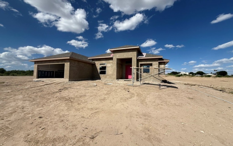 703 Encinal Dr., Eagle Pass, TX 78552, 4 Habitaciones Habitaciones , ,2 BañosBaños,Residential,En Venta,703 Encinal Dr.,81392