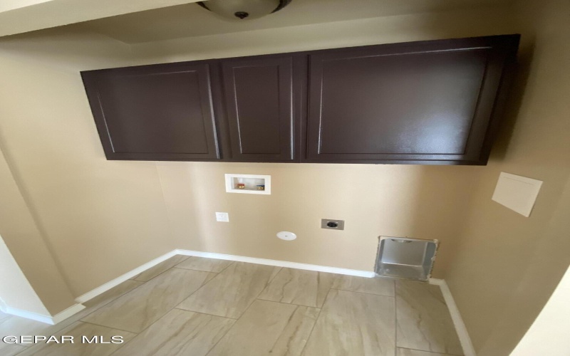 8423 LEO Street unit: B #B, El Paso, TX 79904, 3 Habitaciones Habitaciones , ,2 BañosBaños,Residential Multi Family,En Venta,8423 LEO Street unit: B,925340