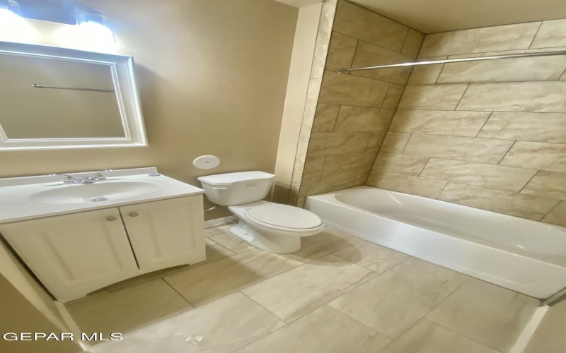 8423 LEO Street unit: B #B, El Paso, TX 79904, 3 Habitaciones Habitaciones , ,2 BañosBaños,Residential Multi Family,En Venta,8423 LEO Street unit: B,925340
