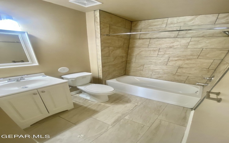 8423 LEO Street unit: B #B, El Paso, TX 79904, 3 Habitaciones Habitaciones , ,2 BañosBaños,Residential Multi Family,En Venta,8423 LEO Street unit: B,925340