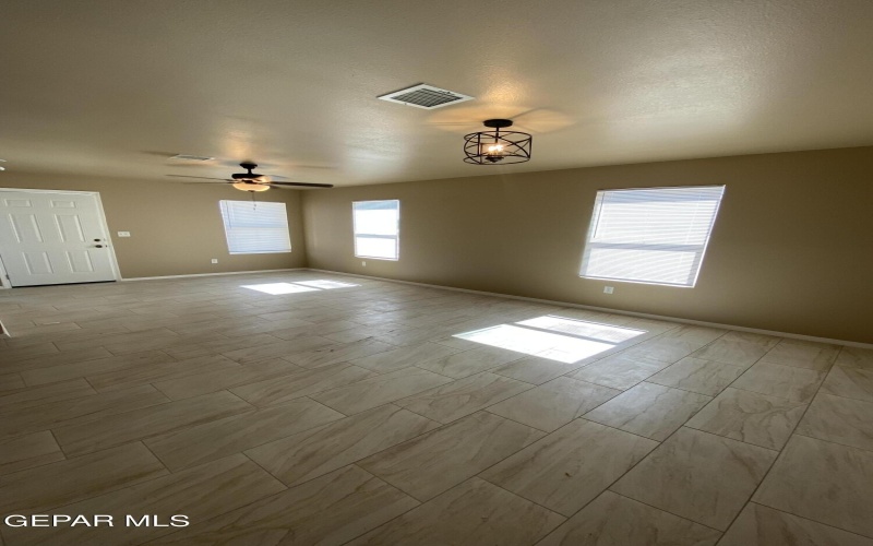 8423 LEO Street unit: B #B, El Paso, TX 79904, 3 Habitaciones Habitaciones , ,2 BañosBaños,Residential Multi Family,En Venta,8423 LEO Street unit: B,925340