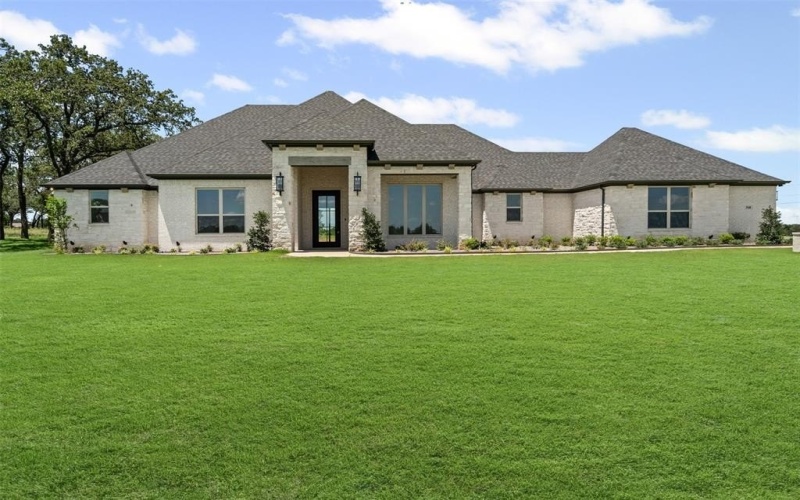 548 Royal Santana Run, Weatherford, TX 76087, 4 Bedrooms Bedrooms, ,3 BathroomsBathrooms,Residential,For Sale,548 Royal Santana Run,20951083