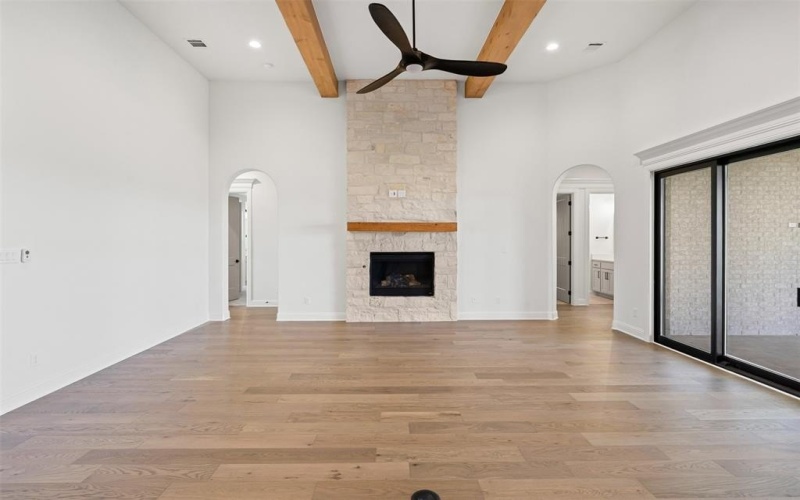 548 Royal Santana Run, Weatherford, TX 76087, 4 Bedrooms Bedrooms, ,3 BathroomsBathrooms,Residential,For Sale,548 Royal Santana Run,20951083