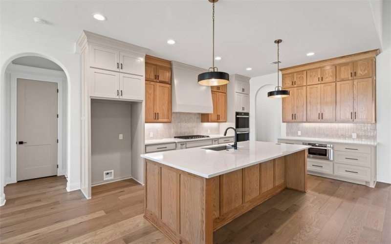 548 Royal Santana Run, Weatherford, TX 76087, 4 Bedrooms Bedrooms, ,3 BathroomsBathrooms,Residential,For Sale,548 Royal Santana Run,20951083