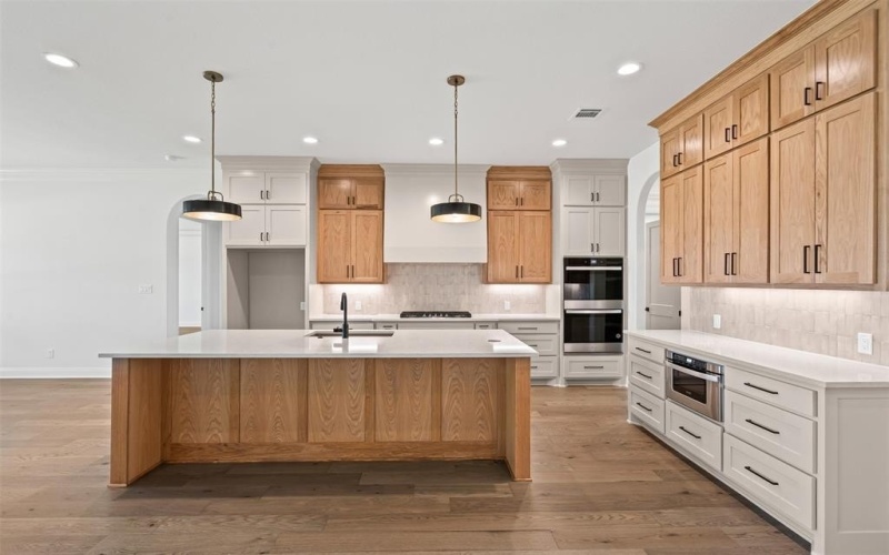 548 Royal Santana Run, Weatherford, TX 76087, 4 Bedrooms Bedrooms, ,3 BathroomsBathrooms,Residential,For Sale,548 Royal Santana Run,20951083