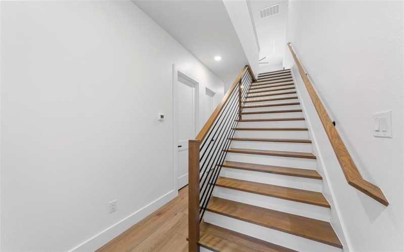 1113 Muncie Avenue, Dallas, TX 75212, 3 Bedrooms Bedrooms, ,3 BathroomsBathrooms,Residential,For Sale,1113 Muncie Avenue,20959740