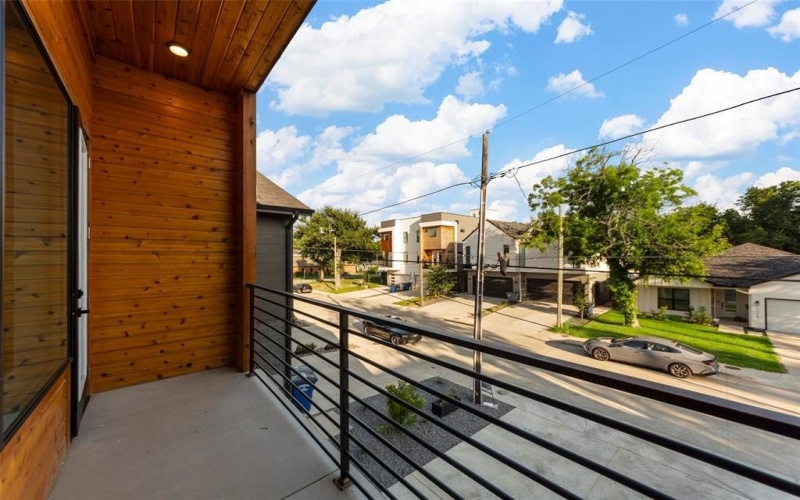 1113 Muncie Avenue, Dallas, TX 75212, 3 Bedrooms Bedrooms, ,3 BathroomsBathrooms,Residential,For Sale,1113 Muncie Avenue,20959740