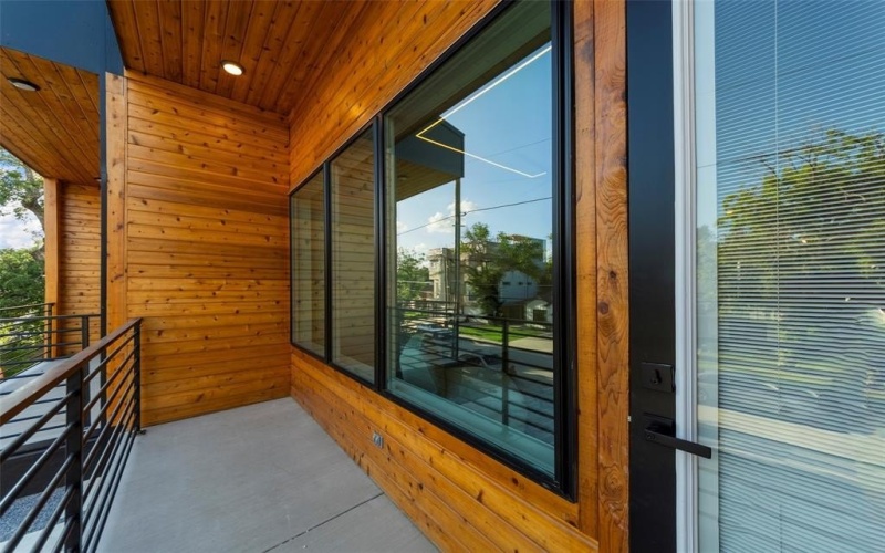 1113 Muncie Avenue, Dallas, TX 75212, 3 Bedrooms Bedrooms, ,3 BathroomsBathrooms,Residential,For Sale,1113 Muncie Avenue,20959740