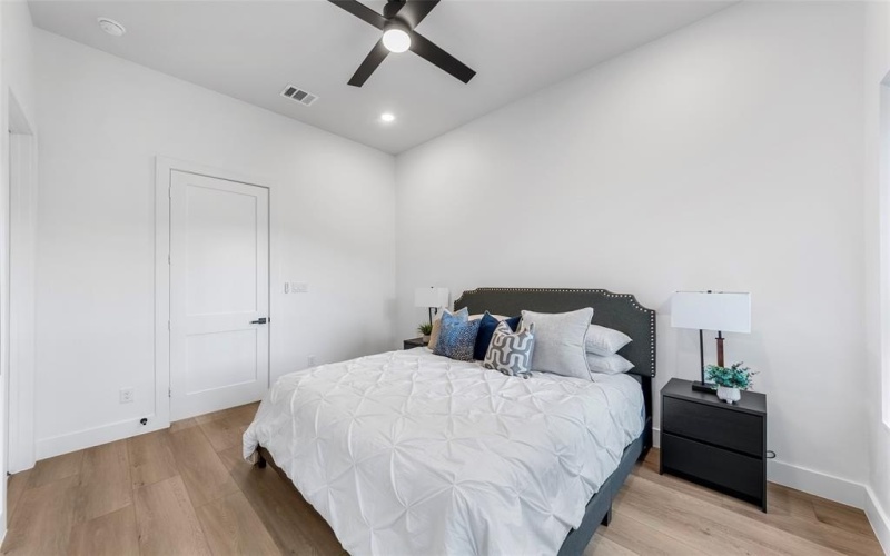 1113 Muncie Avenue, Dallas, TX 75212, 3 Bedrooms Bedrooms, ,3 BathroomsBathrooms,Residential,For Sale,1113 Muncie Avenue,20959740