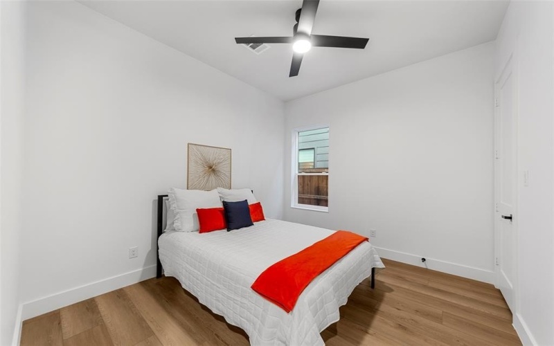 1113 Muncie Avenue, Dallas, TX 75212, 3 Bedrooms Bedrooms, ,3 BathroomsBathrooms,Residential,For Sale,1113 Muncie Avenue,20959740