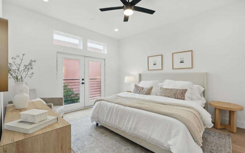 4208 Live Oak Street #105, Dallas, TX 75204, 2 Habitaciones Habitaciones , ,2 BañosBaños,Residential,En Venta,4208 Live Oak Street,20967484
