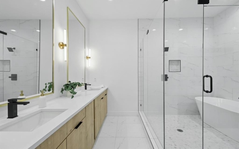 4208 Live Oak Street #105, Dallas, TX 75204, 2 Habitaciones Habitaciones , ,2 BañosBaños,Residential,En Venta,4208 Live Oak Street,20967484
