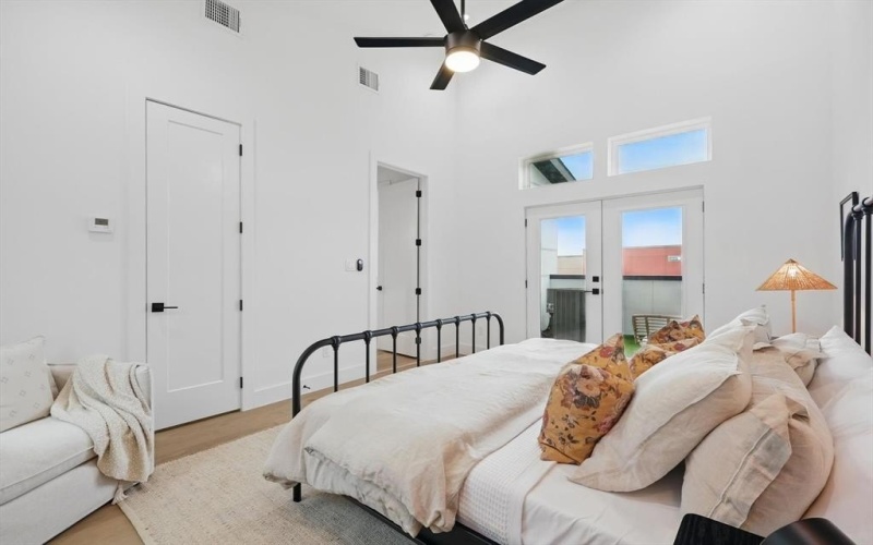 4208 Live Oak Street #105, Dallas, TX 75204, 2 Habitaciones Habitaciones , ,2 BañosBaños,Residential,En Venta,4208 Live Oak Street,20967484