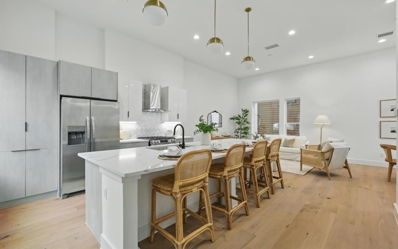 4208 Live Oak Street #105, Dallas, TX 75204, 2 Habitaciones Habitaciones , ,2 BañosBaños,Residential,En Venta,4208 Live Oak Street,20967484