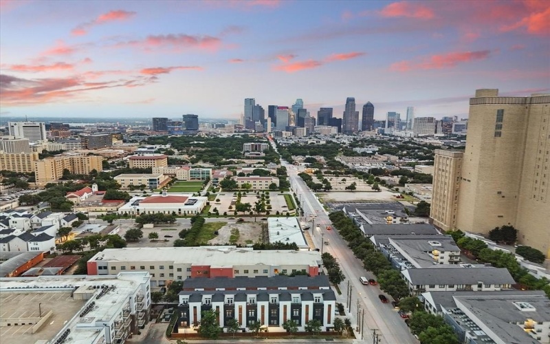 4208 Live Oak Street #105, Dallas, TX 75204, 2 Habitaciones Habitaciones , ,2 BañosBaños,Residential,En Venta,4208 Live Oak Street,20967484
