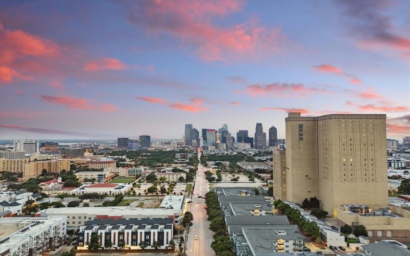 4208 Live Oak Street #105, Dallas, TX 75204, 2 Habitaciones Habitaciones , ,2 BañosBaños,Residential,En Venta,4208 Live Oak Street,20967484
