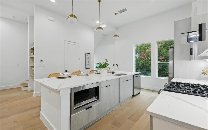 4208 Live Oak Street #105, Dallas, TX 75204, 2 Habitaciones Habitaciones , ,2 BañosBaños,Residential,En Venta,4208 Live Oak Street,20967484