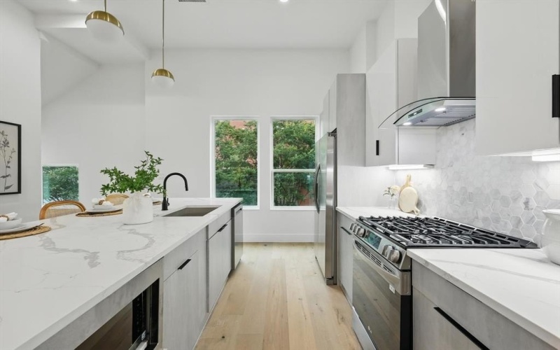 4208 Live Oak Street #105, Dallas, TX 75204, 2 Habitaciones Habitaciones , ,2 BañosBaños,Residential,En Venta,4208 Live Oak Street,20967484
