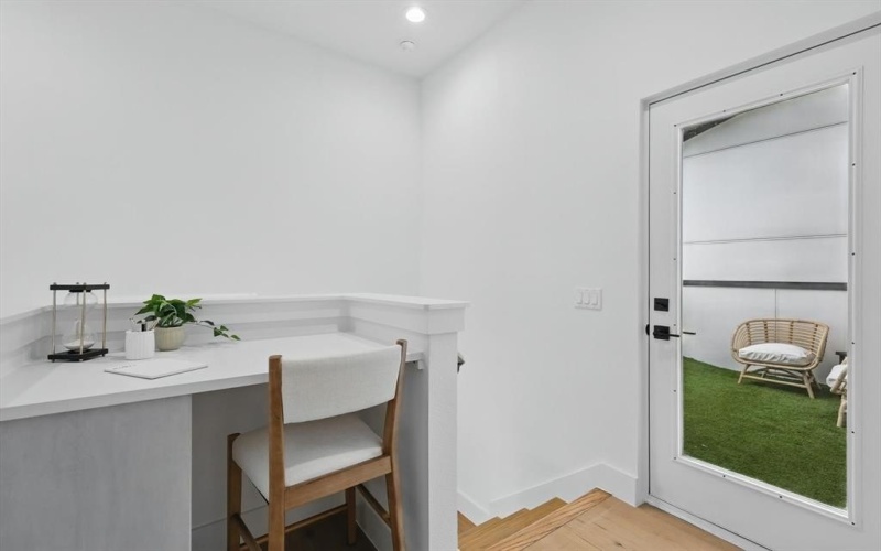 4208 Live Oak Street #105, Dallas, TX 75204, 2 Habitaciones Habitaciones , ,2 BañosBaños,Residential,En Venta,4208 Live Oak Street,20967484