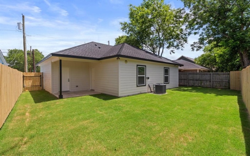 301 Henry Street, Waxahachie, TX 75165, 3 Bedrooms Bedrooms, ,2 BathroomsBathrooms,Residential,For Sale,301 Henry Street,20978636