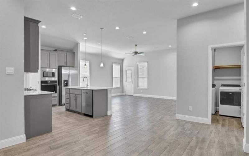 2704 STARLING Street, Denton, TX 76205, 5 Bedrooms Bedrooms, ,3 BathroomsBathrooms,Residential,For Sale,2704 STARLING Street,0,20980269