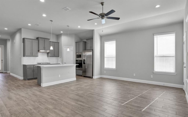 2704 STARLING Street, Denton, TX 76205, 5 Bedrooms Bedrooms, ,3 BathroomsBathrooms,Residential,For Sale,2704 STARLING Street,0,20980269