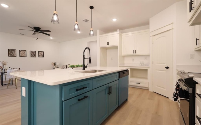 836 E Arlington Avenue, Fort Worth, TX 76104, 4 Bedrooms Bedrooms, ,2 BathroomsBathrooms,Residential,For Sale,836 E Arlington Avenue,20980931