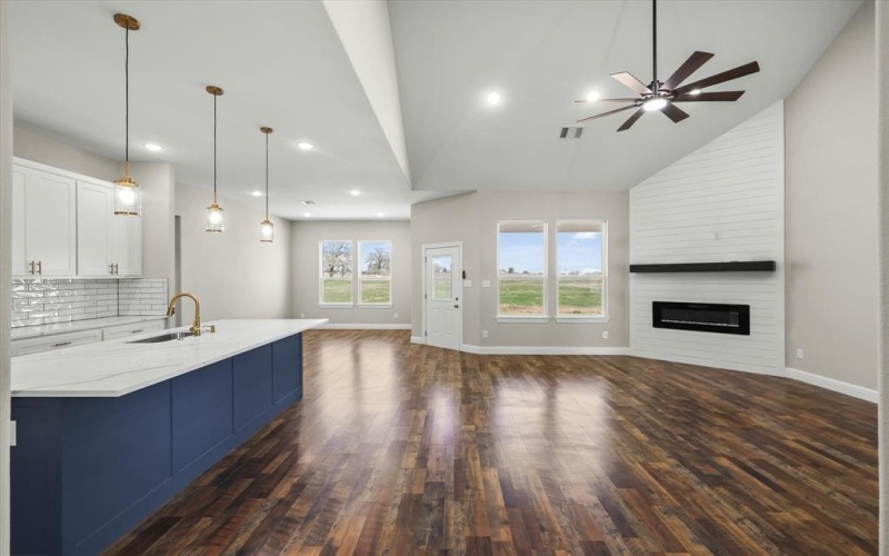 1955 Johnnie Drive, Springtown, TX 76082, 3 Bedrooms Bedrooms, ,2 BathroomsBathrooms,Residential,For Sale,1955 Johnnie Drive,20981385