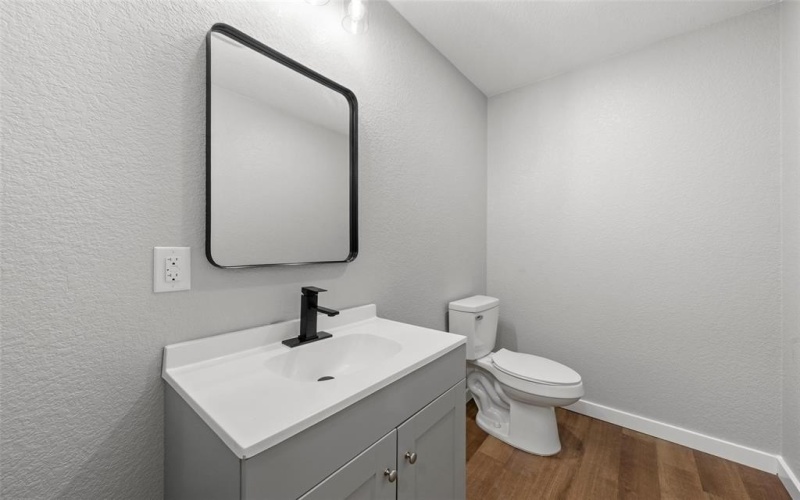 1717 Gurley Lane, Waco, TX 76706, 4 Bedrooms Bedrooms, ,5 BathroomsBathrooms,Residential,For Sale,1717 Gurley Lane,20981689