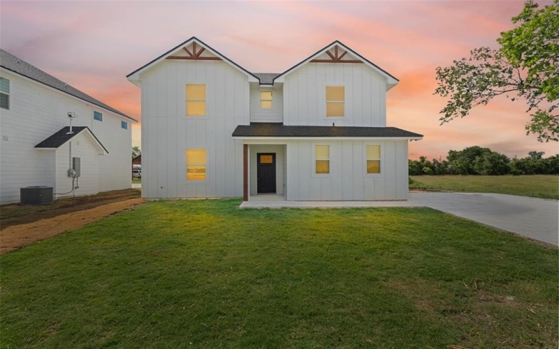 1717 Gurley Lane, Waco, TX 76706, 4 Bedrooms Bedrooms, ,5 BathroomsBathrooms,Residential,For Sale,1717 Gurley Lane,20981689