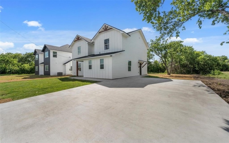 1717 Gurley Lane, Waco, TX 76706, 4 Bedrooms Bedrooms, ,5 BathroomsBathrooms,Residential,For Sale,1717 Gurley Lane,20981689