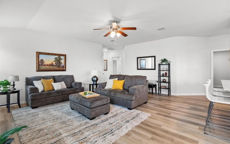10824 Crimson Way, Waco, TX 76708, 3 Bedrooms Bedrooms, ,2 BathroomsBathrooms,Residential,For Sale,10824 Crimson Way,20981734