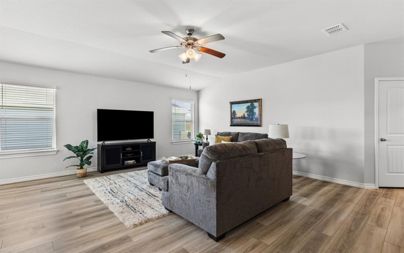 10824 Crimson Way, Waco, TX 76708, 3 Bedrooms Bedrooms, ,2 BathroomsBathrooms,Residential,For Sale,10824 Crimson Way,20981734