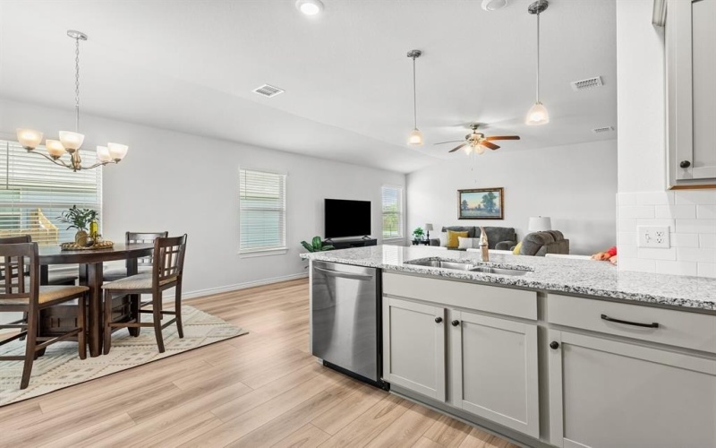 10824 Crimson Way, Waco, TX 76708, 3 Bedrooms Bedrooms, ,2 BathroomsBathrooms,Residential,For Sale,10824 Crimson Way,20981734