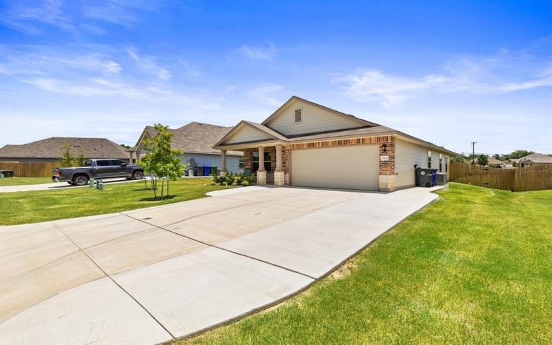 10824 Crimson Way, Waco, TX 76708, 3 Bedrooms Bedrooms, ,2 BathroomsBathrooms,Residential,For Sale,10824 Crimson Way,20981734