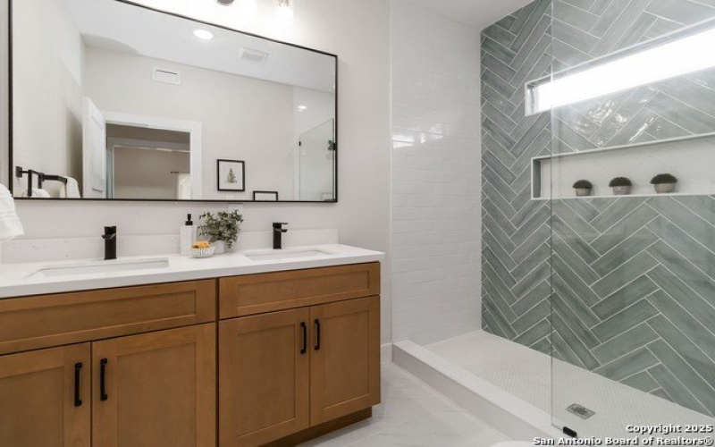 237 Carle Ave, San Antonio, TX 78204, 3 Bedrooms Bedrooms, ,2 BathroomsBathrooms,Residential,For Sale,237 Carle Ave,0,1879222