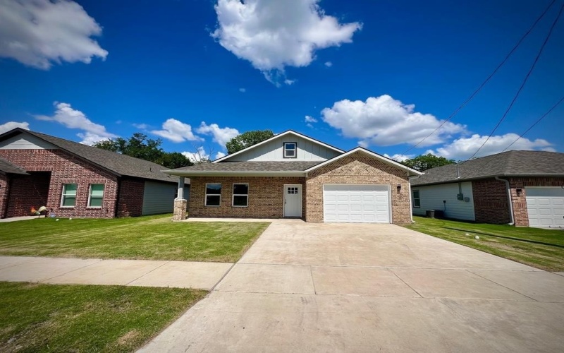 813 SAYLE, Greenville, TX 75401, 3 Habitaciones Habitaciones , ,2 BañosBaños,Residential,En Venta,813 SAYLE,20981864