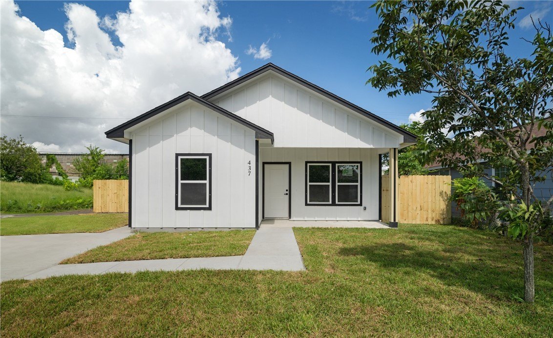 437 Van Cleve Drive, Corpus Christi, TX 78408, 3 Habitaciones Habitaciones , ,2 BañosBaños,Residential,En Venta,437 Van Cleve Drive,458187