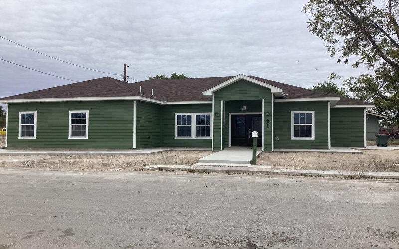 601 Avenue V, Del Rio, TX 78840, 3 Habitaciones Habitaciones , ,2 BañosBaños,Residential,En Venta,601 Avenue V,206240