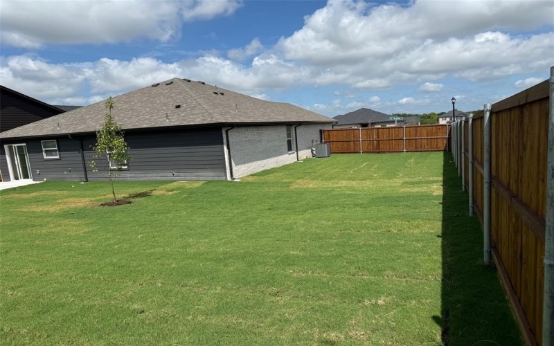 1803 Boxwood Drive, Sherman, TX 75092, 3 Bedrooms Bedrooms, ,2 BathroomsBathrooms,Residential,For Sale,1803 Boxwood Drive,20982329