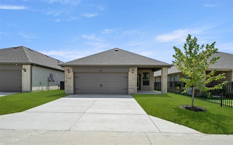 2825 Livestock, Midlothian, TX 76065, 3 Bedrooms Bedrooms, ,2 BathroomsBathrooms,Residential,For Sale,2825 Livestock,0,20982429