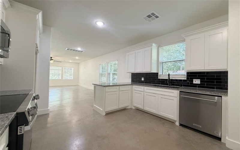 1905 S Lamar, Denison, TX 75021, 3 Bedrooms Bedrooms, ,2 BathroomsBathrooms,Residential,For Sale,1905 S Lamar,0,20982481