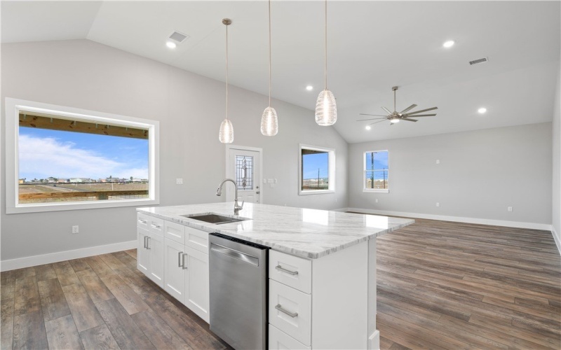 40 Bayview Loop, Rockport, TX 78382, 3 Bedrooms Bedrooms, ,2 BathroomsBathrooms,Residential,For Sale,40 Bayview Loop,452669