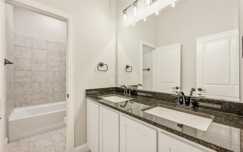 401 Chestnut Lane, Glenn Heights, TX 75154, 3 Bedrooms Bedrooms, ,3 BathroomsBathrooms,Residential,For Sale,401 Chestnut Lane,20982487